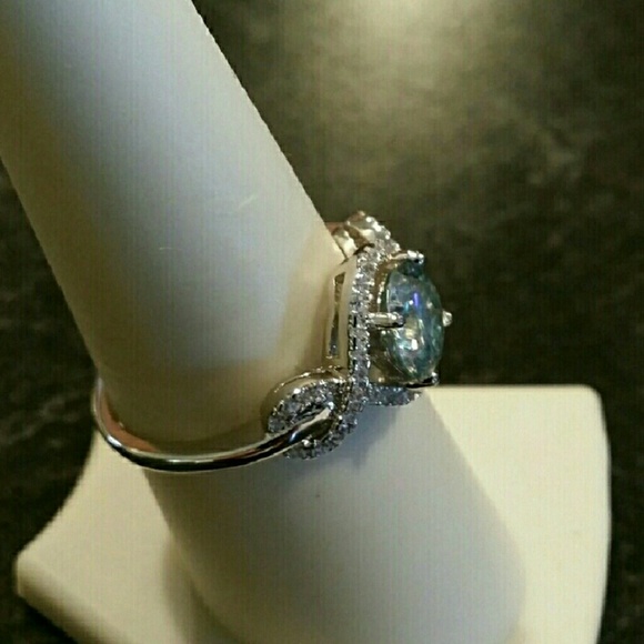 1.20 Carat VVS1 Sky Blue Round Cut Moissanite - Picture 3 of 7